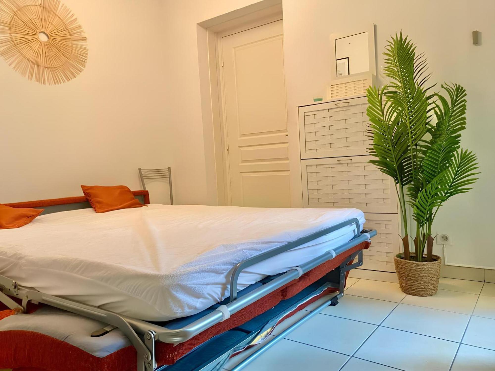 "L'Alhambra" Proche Gare Et Centre Apartment Ментона Екстериор снимка