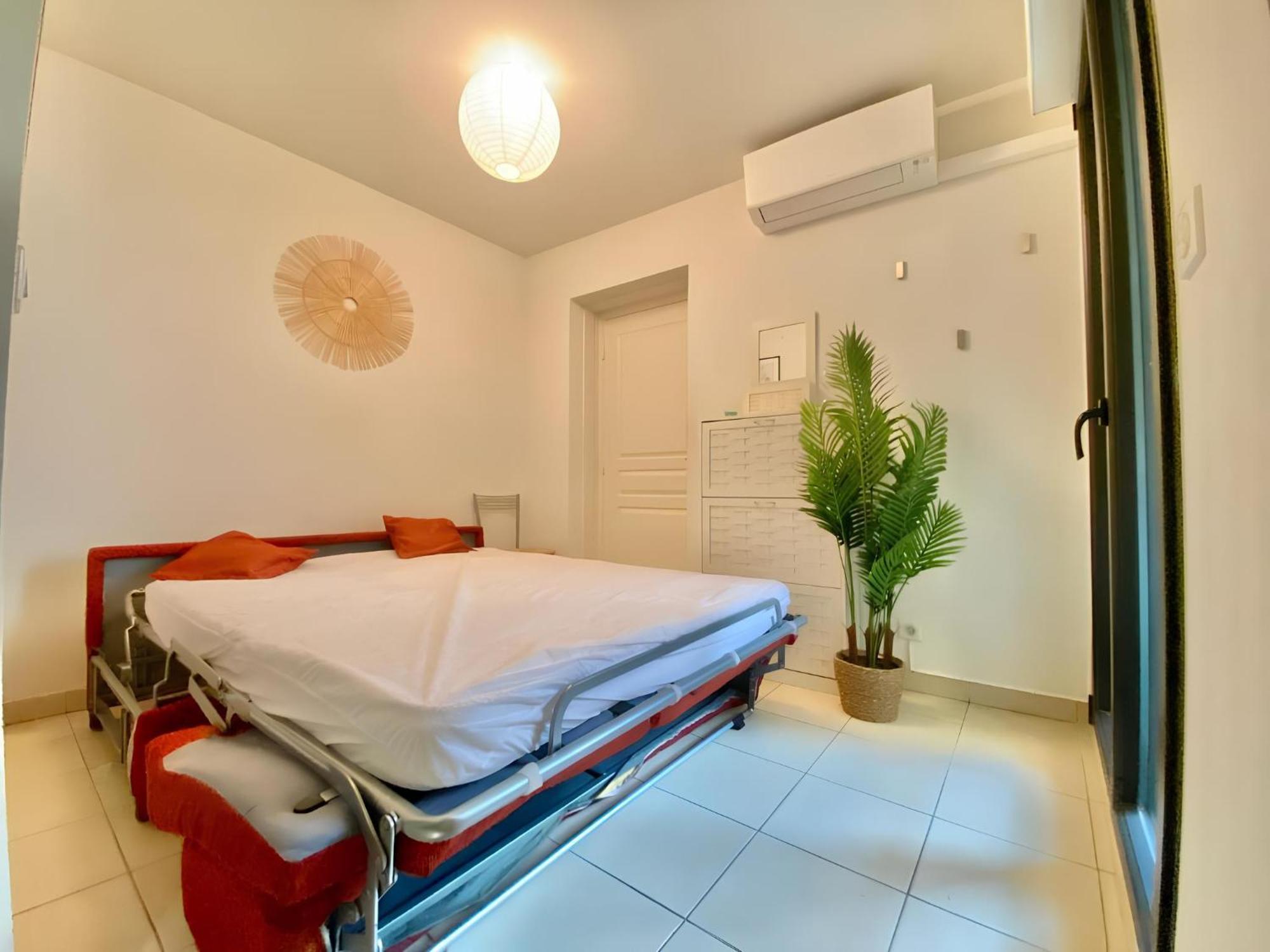 "L'Alhambra" Proche Gare Et Centre Apartment Ментона Екстериор снимка